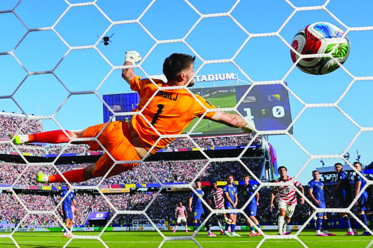 Americans beat Bosnia to advance in World Cup